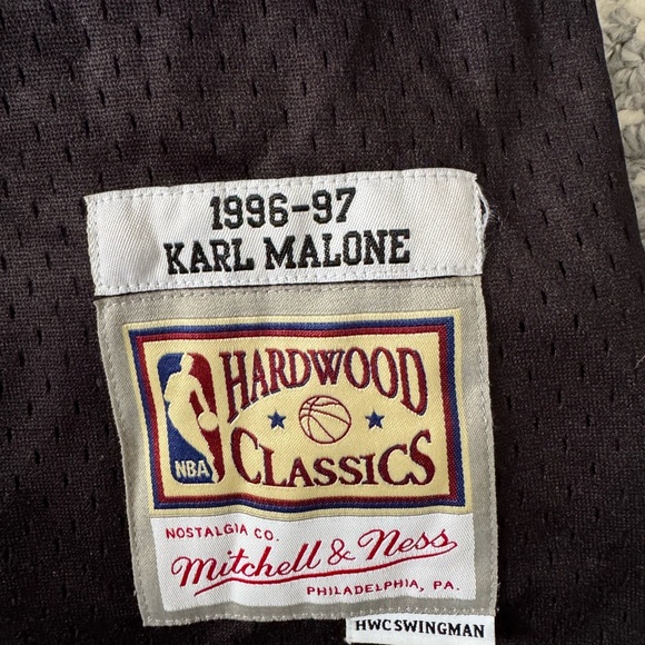 Utah Jazz Hardwood Classics Jersey Karl Malone. - Picture 3 of 5